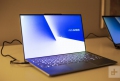 ASUS представила самый безрамочный в мире ноутбук